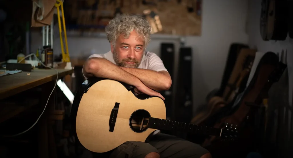 Carlo Corsalini - Liutaio specializzato nella costruzione di chitarre acustiche