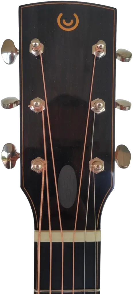 Primo piano della paletta in Ebano con logo Corsalini - Chitarra Grand Auditorium Standard Short Scale